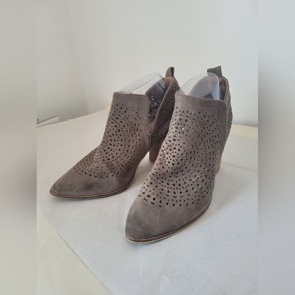 Beast Fashion Perforated Ankle Booties Brown Slip On Heels Chunky Boho Casual 9 - Picture 3 of 9